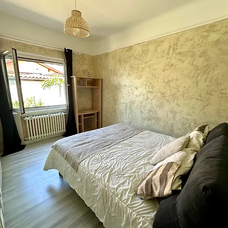 Holiday home Maison Proche Gare Et Au Coeur De